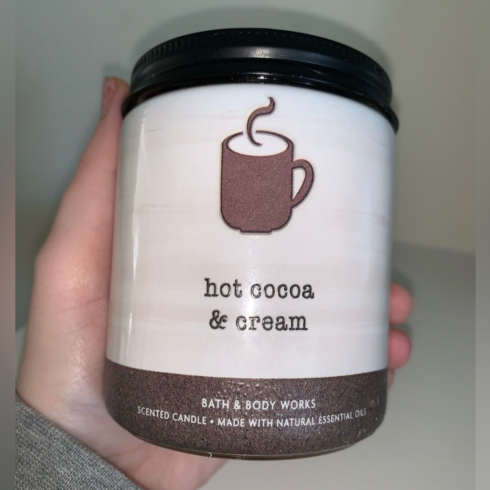 *[NEW]* Bath & Body Works Hot Cocoa & Cream Scented Candle